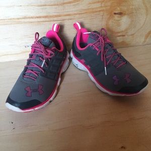 UA ColdGear Micro GoFightCure Running Shoes Sz 6.5
